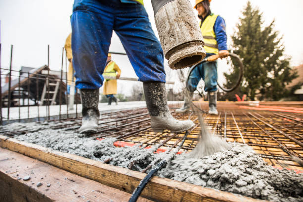 Best Concrete Pool Decks in Farngton, MI